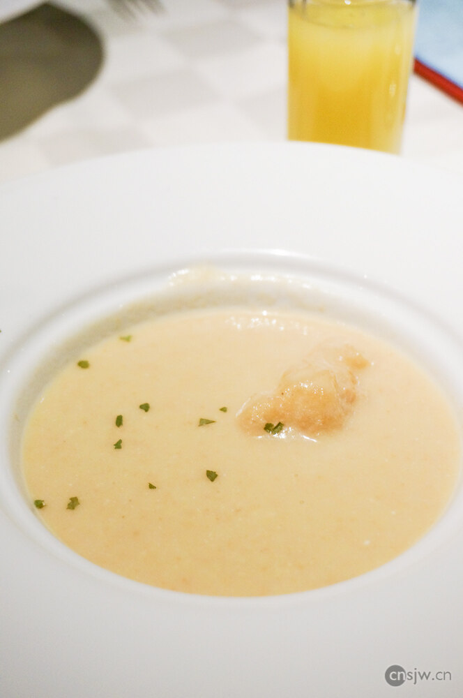 法式蜗牛汤及百香雪酪